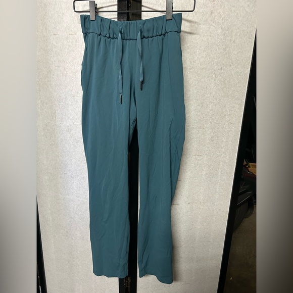 Lululemon Stretch High Rise Jogger Luxtreme Classic Fit Size 4 - Picture 1 of 6